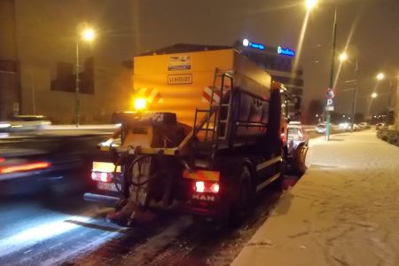 Sprzęt do odśnieżania wyjechał na poznańskie ulice