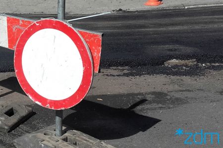 Prace PKP. Zamknięcia przejazdów kolejowych