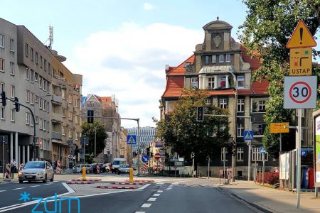 Bez sygnalizacji na skrzyżowaniu ulic Poznańskiej, Jeżyckiej i Mickiewicza