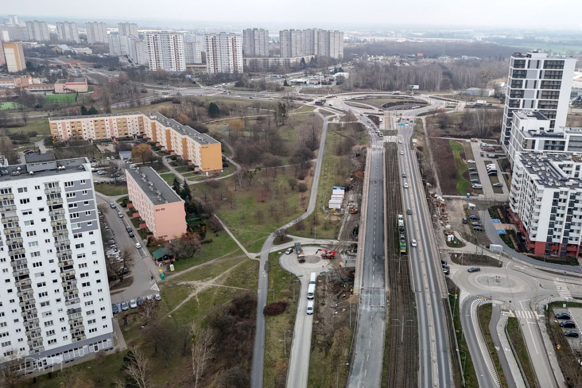 Półmetek prac i zmiany na wiadukcie nad ul. Wagrowską