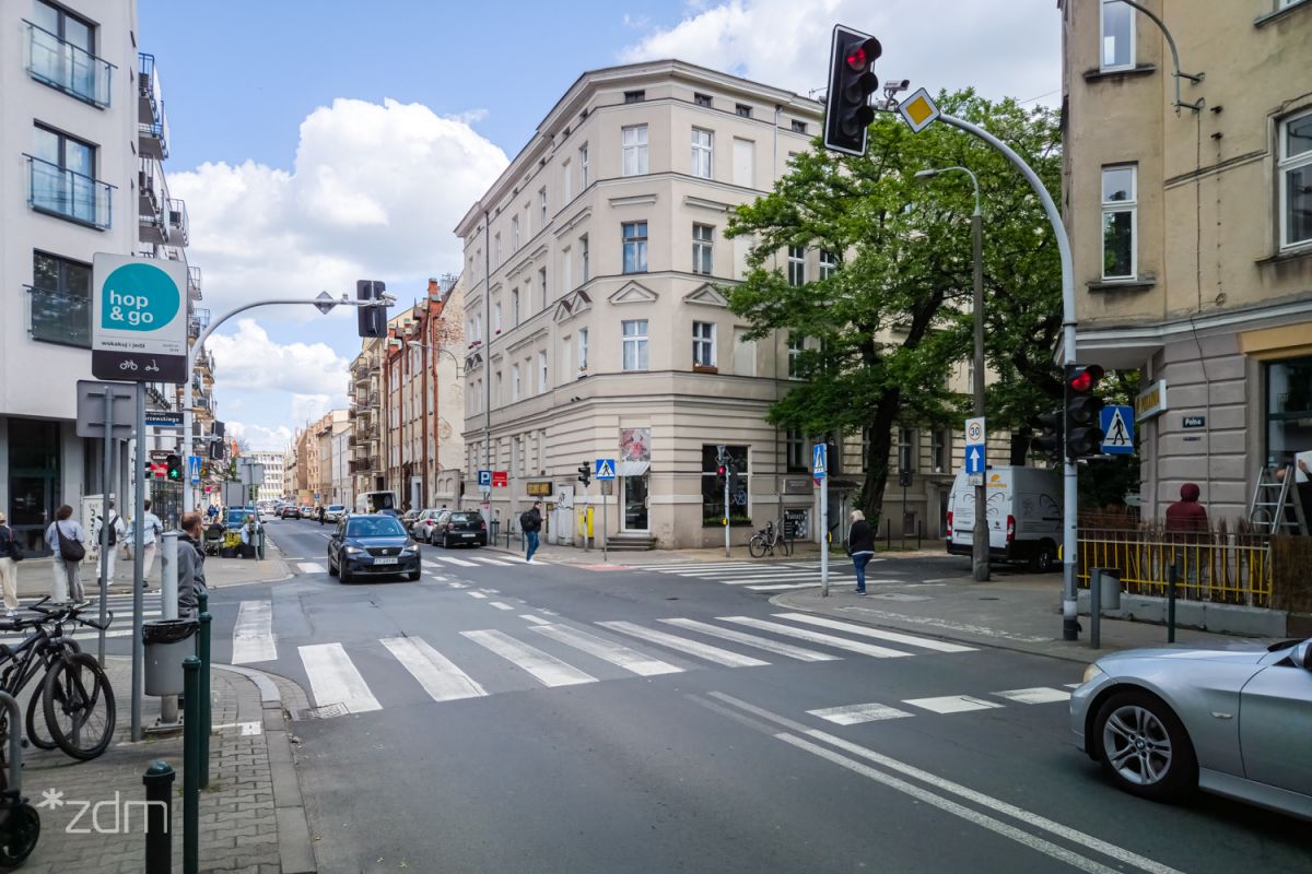 Wyniesione skrzyżowanie na Jeżycach