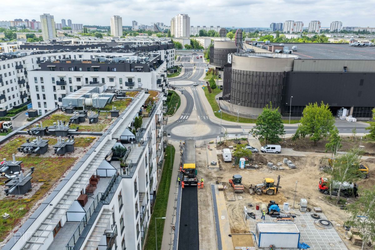 Nowa ulica przy zbiorniku retencyjnym
