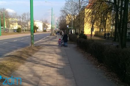 Na ul. Przybyszewskiego z myślą o pieszych