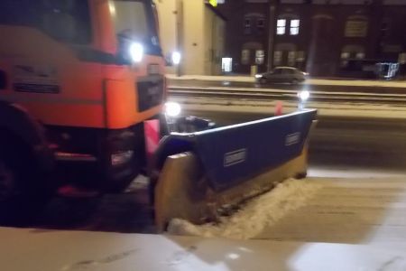 Pługi i piaskarki na poznańskich ulicach