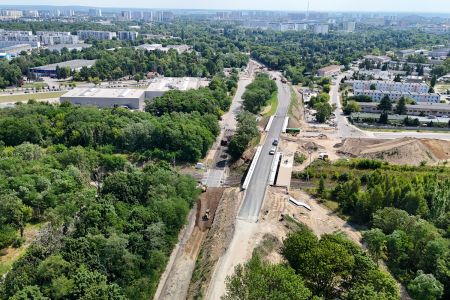 Nowa nawierzchnia i zmiany organizacji ruchu w rejonie skrzyżowania ul. Lutyckiej i Strzeszyńskiej