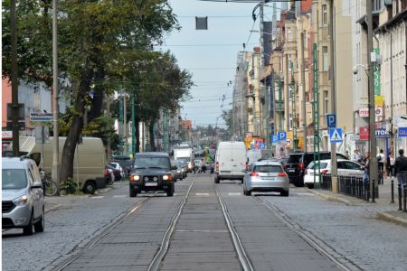 Od poniedziałku remont torowiska na ul. Dąbrowskiego. Zmiany także dla kierowców