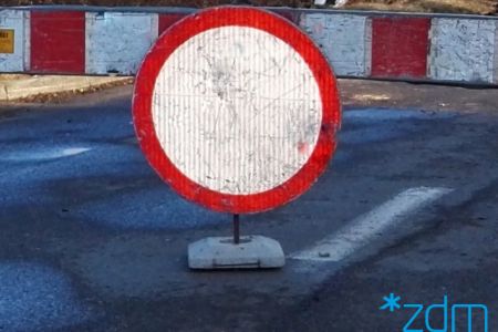 Prace PKP. Zamknięcia przejazdów kolejowych. Zmiany terminów