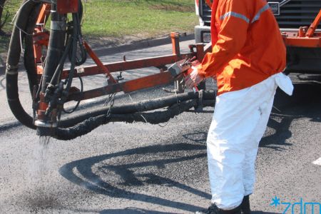 Naprawiamy nawierzchnie jezdni