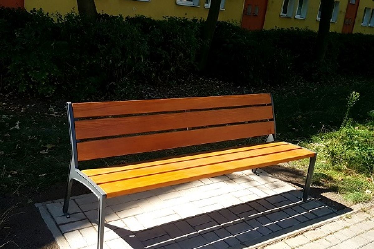 Kolejne ławki na poznańskich ulicach