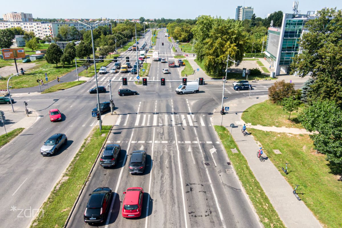 Prace na skrzyżowaniu Al. Solidarności i ul. Piątkowskiej