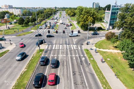 Prace na skrzyżowaniu Al. Solidarności i ul. Piątkowskiej