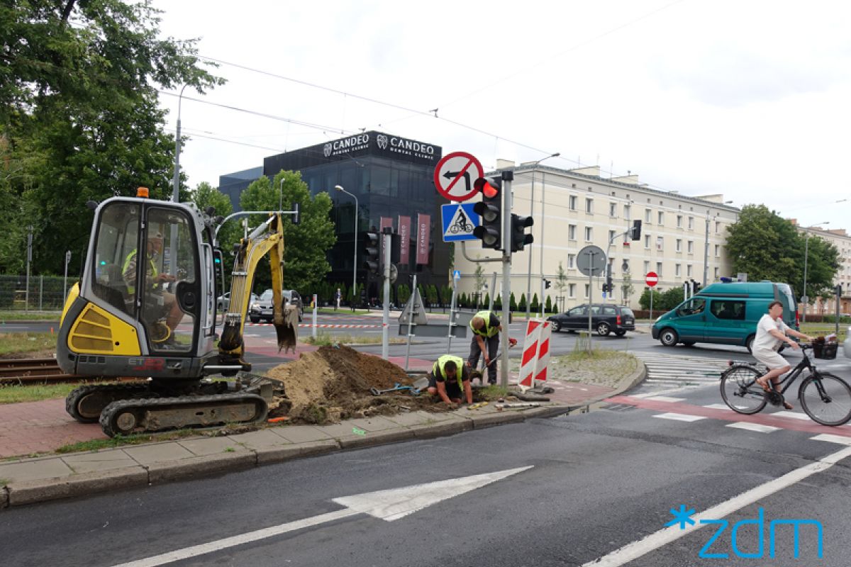 Rozpoczęły się roboty przy budowie przejścia dla pieszych na ul. Przybyszewskiego