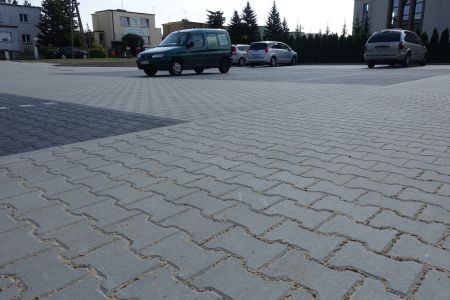 Nowy parking przy zbiegu ulic Ścinawskiej i Kurcewiczówny