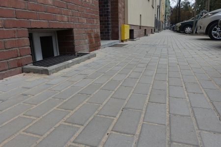 Po wygodnym chodniku na ulicy Spychalskiego