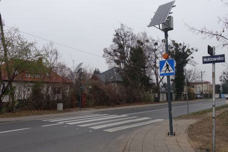 Umultowska z aktywnym przejściem dla pieszych