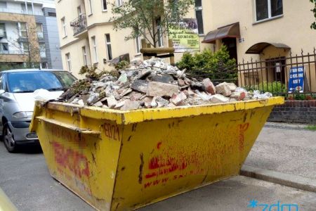 Jak ustawić kontener na czas remontu