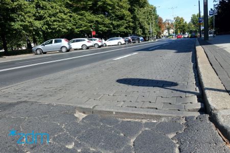 Remont przystanku na al. Niepodległości