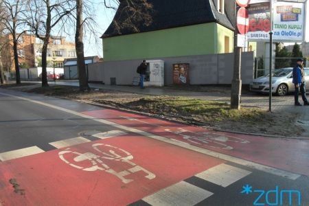 Udogodnienia dla rowerzystów i pieszych na ulicy Jarochowskiego