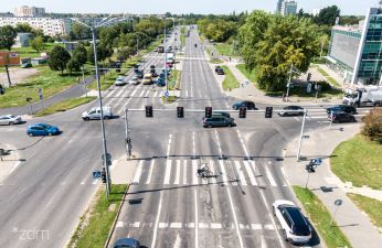 Skrzyżowanie ul. Piątkowskiej z Alejami Solidarności widziane z lotu ptaka