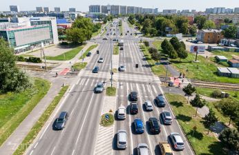 Skrzyżowanie ul. Piątkowskiej z Alejami Solidarności widziane z lotu ptaka