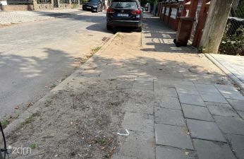 Chodnik na ulicy Podolskiej do remontu. fot. Bartosz Szczepaniak / ZDM