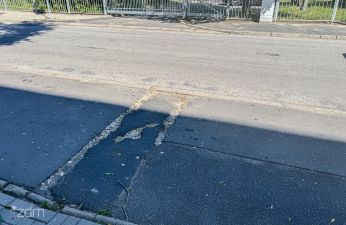 Fragment chodnika na ul. Wyzwolenia. fot. Bartosz Szczepaniak