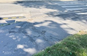 Fragment chodnika na ul. Wyzwolenia. fot. Bartosz Szczepaniak