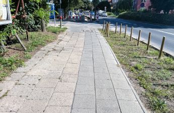 Trwa remont chodnika na ul. Palacza. fot. Bartosz Szczepaniak / ZDM