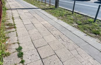 Trwa remont chodnika na ul. Palacza. fot. Bartosz Szczepaniak / ZDM