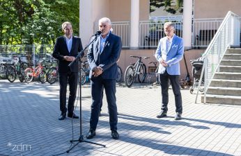 Na początku każdego roku szkolnego przypominamy o bezpieczeństwie i przywiązujemy do niego dużą wagę, szczególnie w okolicach placówek oświatowych. fot. Bartosz Jankowski / ZDM