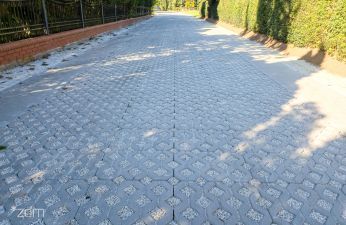 Nawierzchnia ażurowa na ul. Jasne Błonie. fot. Bartosz Jankowski / ZDM