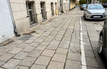 Chodnik na ul. Traugutta wymaga remontu. fot. Bartosz Szczepaniak / ZDM