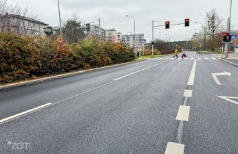 Nowa nawierzchnia poprawia bezpieczeństwo i komfort podróży. fot. Bartosz Szczepaniak / ZDM