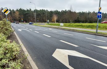 Nowa nawierzchnia poprawia bezpieczeństwo i komfort podróży. fot. Bartosz Szczepaniak / ZDM