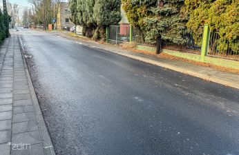 Ulica Nowogrodzka z nową nawierzchnią. fot. Bartosz Szczepaniak / ZDM