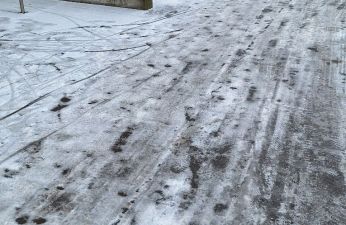 Odśnieżanie chodników to jeden z najważniejszych zimowych obowiązków. fot. Straż Miejska