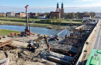 Trwają prace rozbiórkowe północnej nitki Mostu Chrobrego. fot. PIM