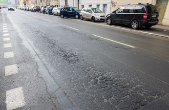 Wyremontujemy nawierzchnię jezdni na ulicy Zeylanda. fot. Bartosz Jankowski / ZDM