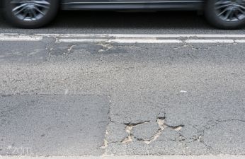 Nawierzchnia ul. Browarnej wymaga remontu. fot. Bartosz Jankowski / ZDM