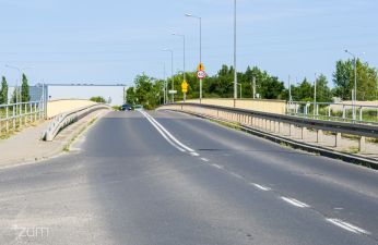 Wymiana nawierzchni jezdni na wiadukcie nad autostradą A2. fot. Bartosz Jankowski / ZDM