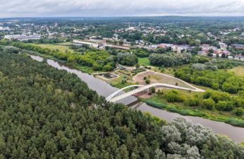 Można już korzystać z nowej przeprawy nad Wartą na północy stolicy Wielkopolski. To inwestycja ważna dla mieszkańców i mieszkanek metropolii. Połączyła ona Czerwonak z Poznaniem. fot. UMP
