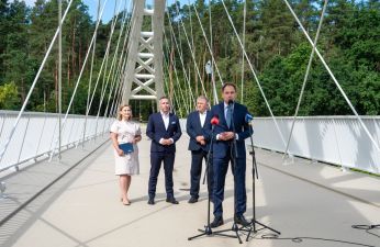 Można już korzystać z nowej przeprawy nad Wartą na północy stolicy Wielkopolski. To inwestycja ważna dla mieszkańców i mieszkanek metropolii. Połączyła ona Czerwonak z Poznaniem. fot. UMP