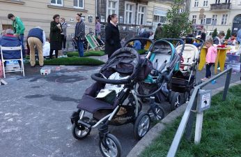 Park(ing) Day na skwerze Eki z Małeki połączony z konsultacjami społecznymi