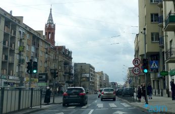 W rejonie przejść dla pieszych i skrzyżowań na kilku odcinkach ul. Głogowskiej wprowadzane jest ograniczenie dopuszczalnej prędkości do 40 km/h