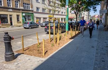 Ulica Górna Wilda - nowy chodnik i zieleń