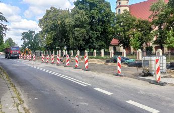 Trwa budowa chodnika po północnej stronie ulicy św. Rocha.