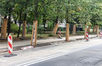 Trwa budowa chodnika po północnej stronie ulicy św. Rocha.