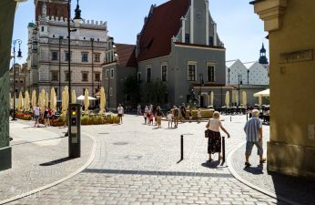 Słupki i kamera rozpoznająca numery rejestracyjne pojazdów ograniczą wjazd na Stary Rynek.