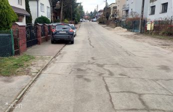Jezdnia na ulicy Łagodnej z ubytkami