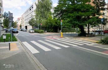 Przejście dla pieszych z ulicą